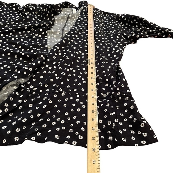 Ripzone Daisy Floral Cardigan\Kimono - Size Medium NWT - Picture 12 of 14